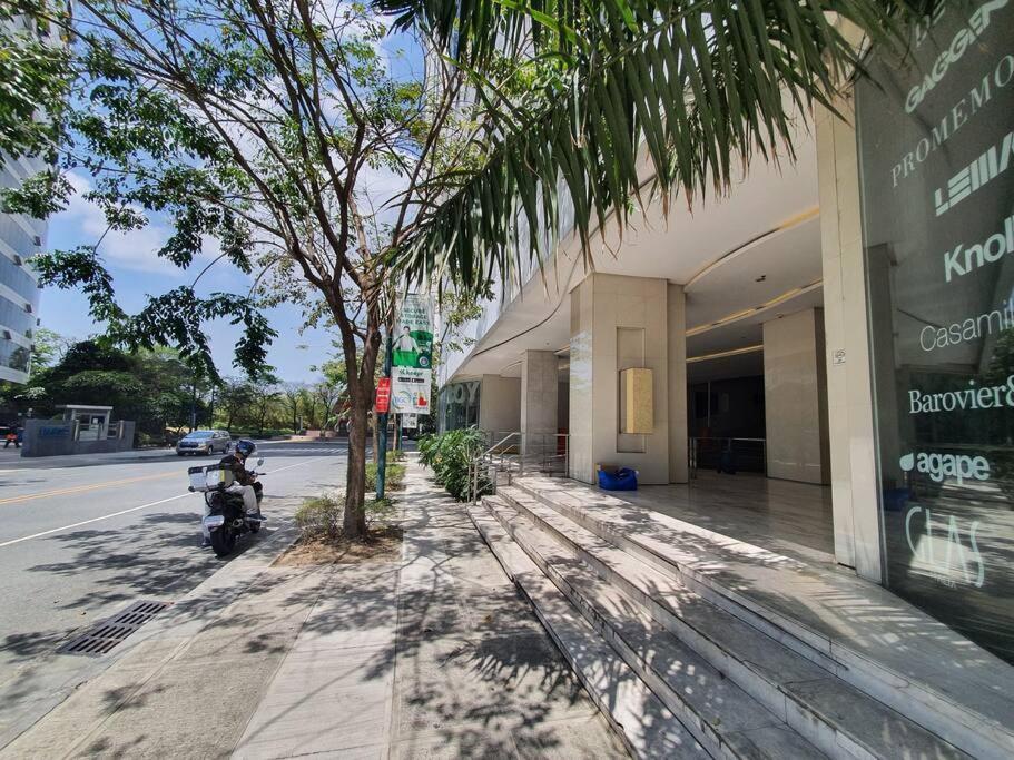 Bgc Taguig Cozy 2 Bedroom Loft, With Stunning Bgc Skyline View! Manila Zewnętrze zdjęcie